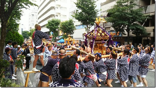 奮戦記おし神輿